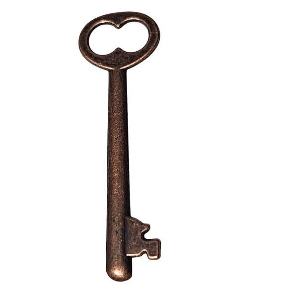 Vintage Skeleton Key Charm Pendant Antique Copper Tone Victorian Gothic Jewelry - Picture 1 of 3